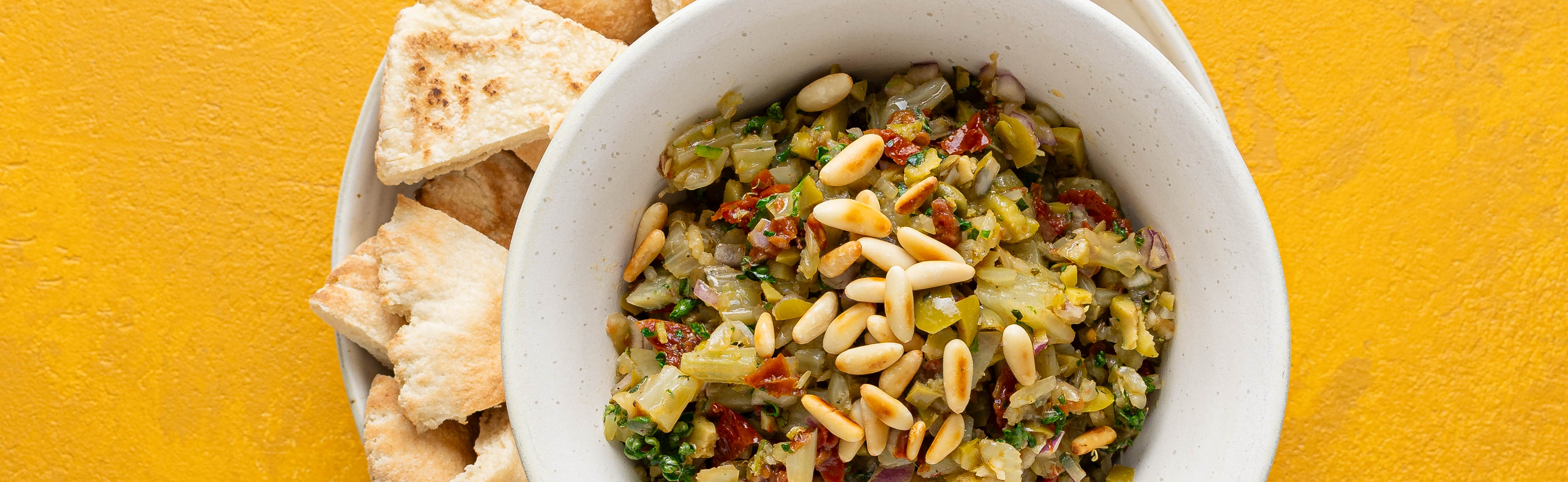 Kardy mit Oliven & getrockneten Tomaten